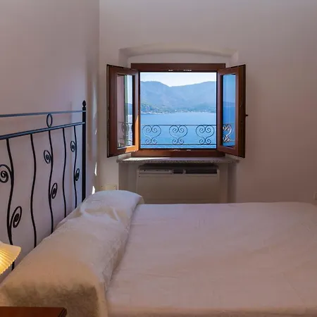 Holiday home Helloelba Il Faro 2 *